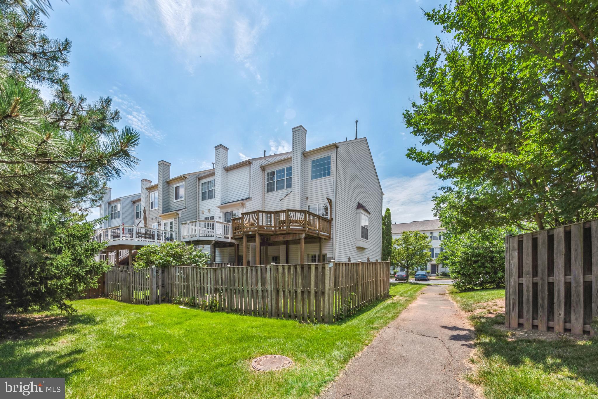 ASHBURN FARM - Residential Lease