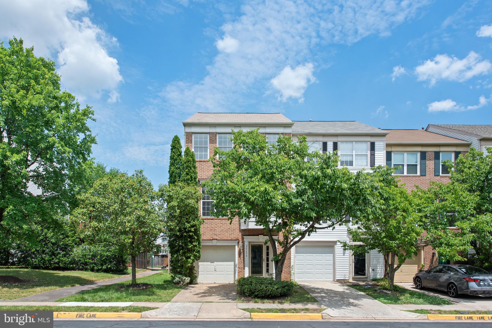 ASHBURN FARM - Residential Lease