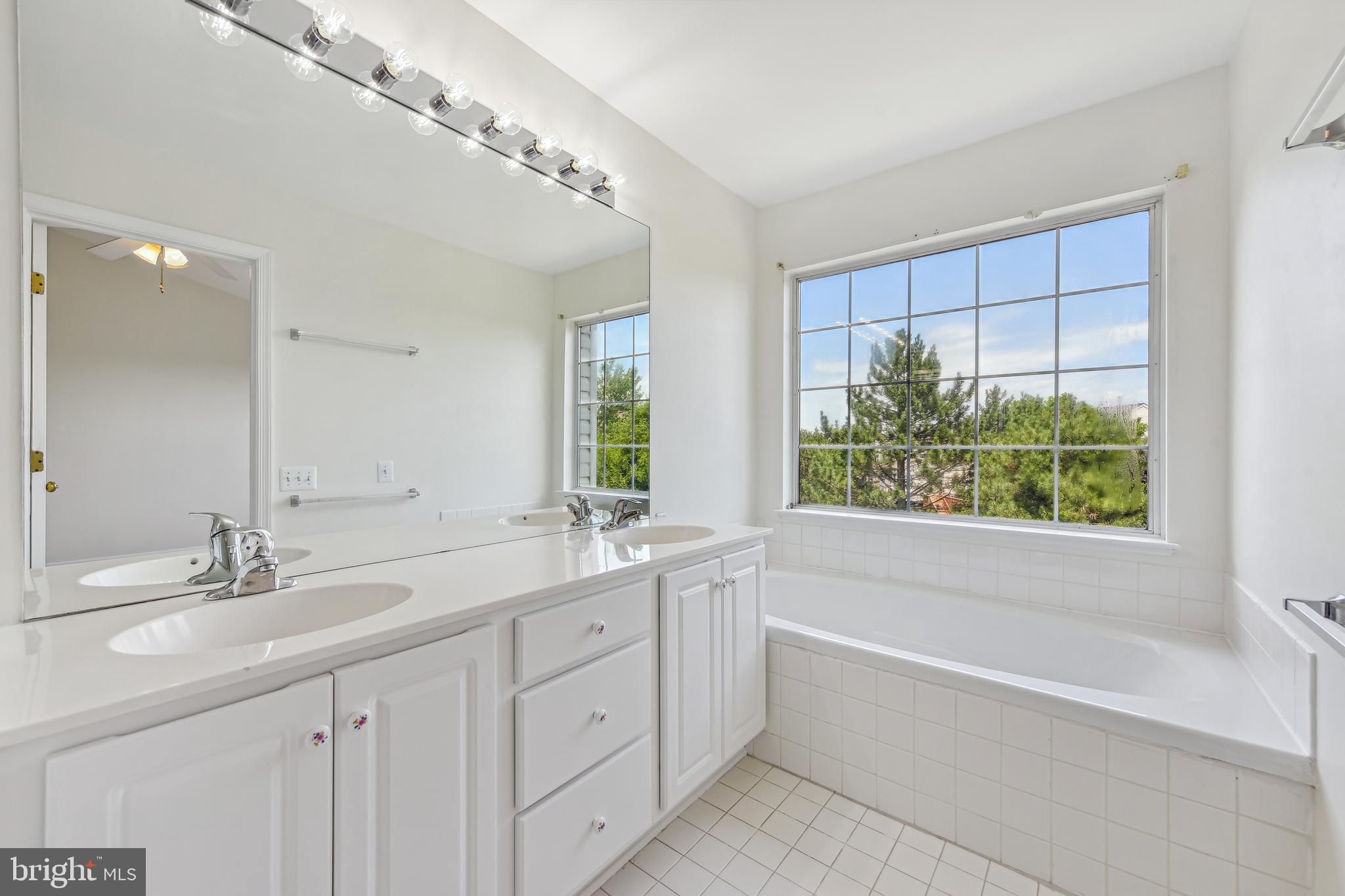 ASHBURN FARM - Residential Lease