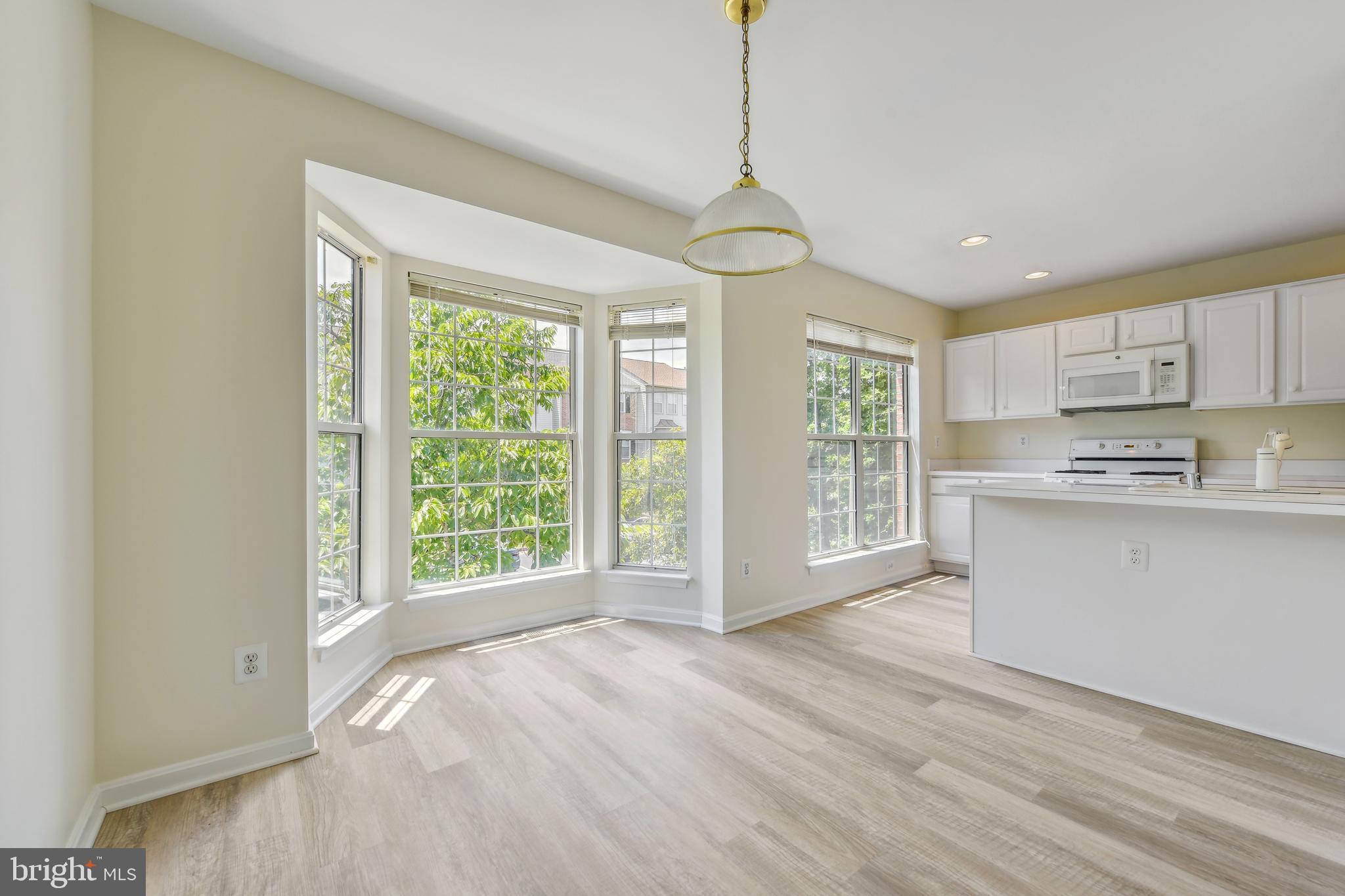 ASHBURN FARM - Residential Lease