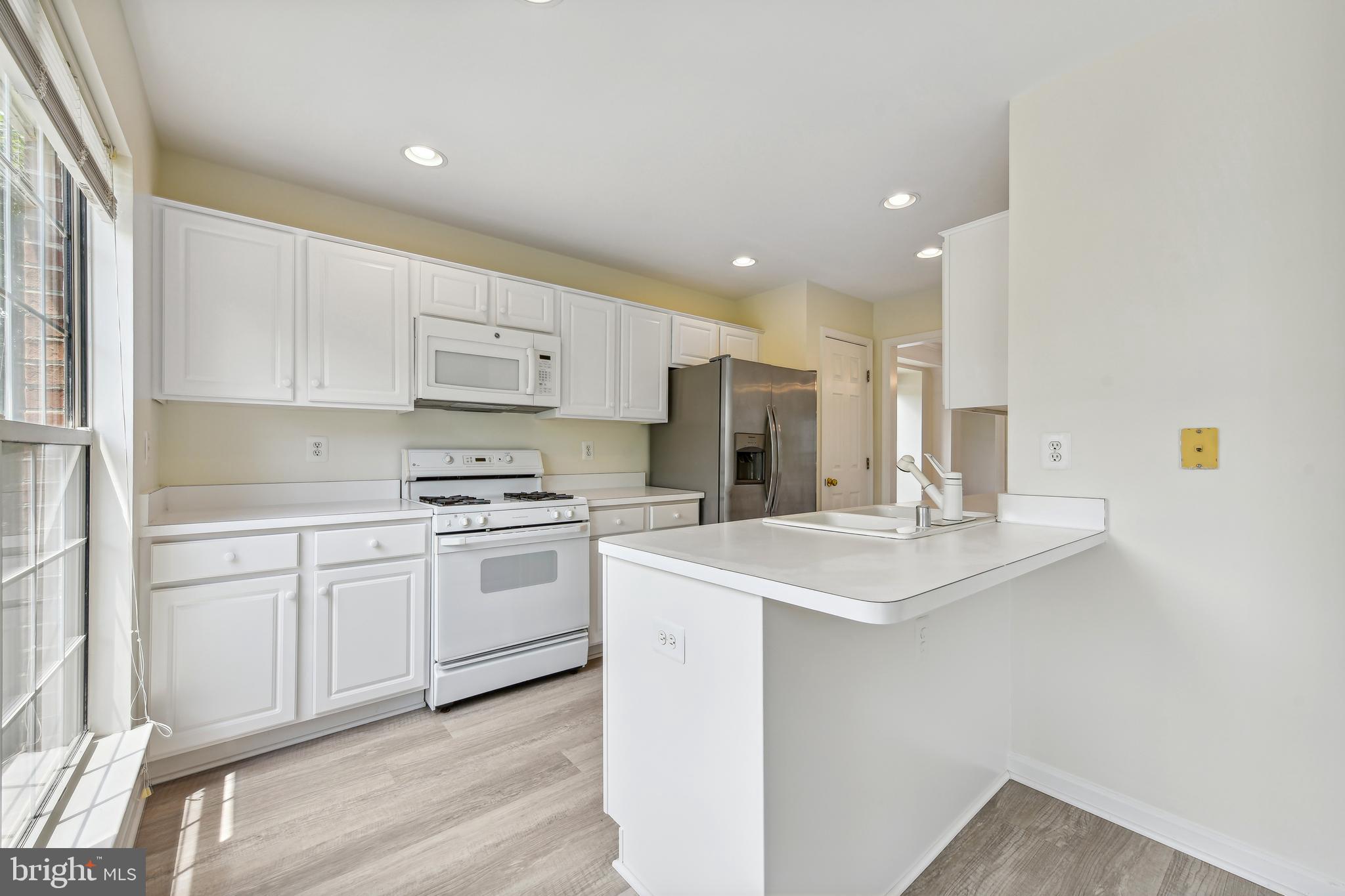 ASHBURN FARM - Residential Lease