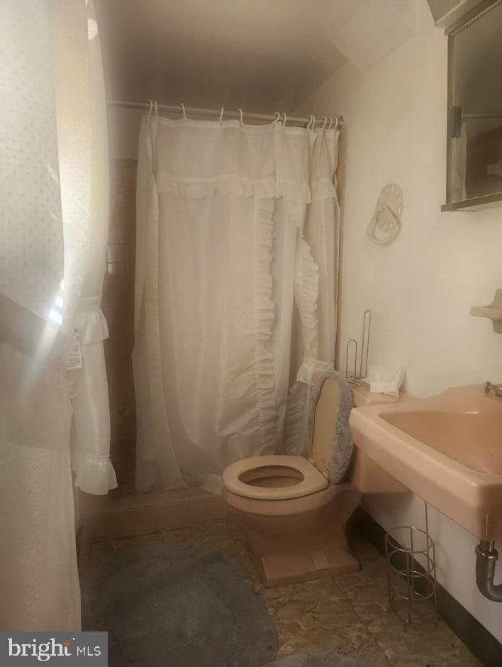 LYNNALAN ACRES - Residential