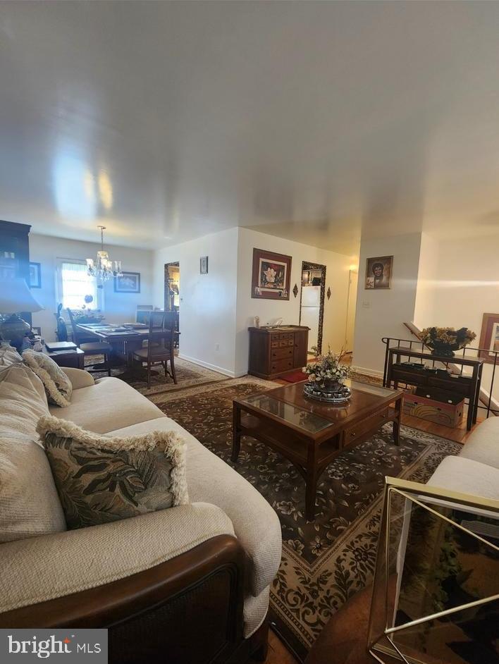 LYNNALAN ACRES - Residential