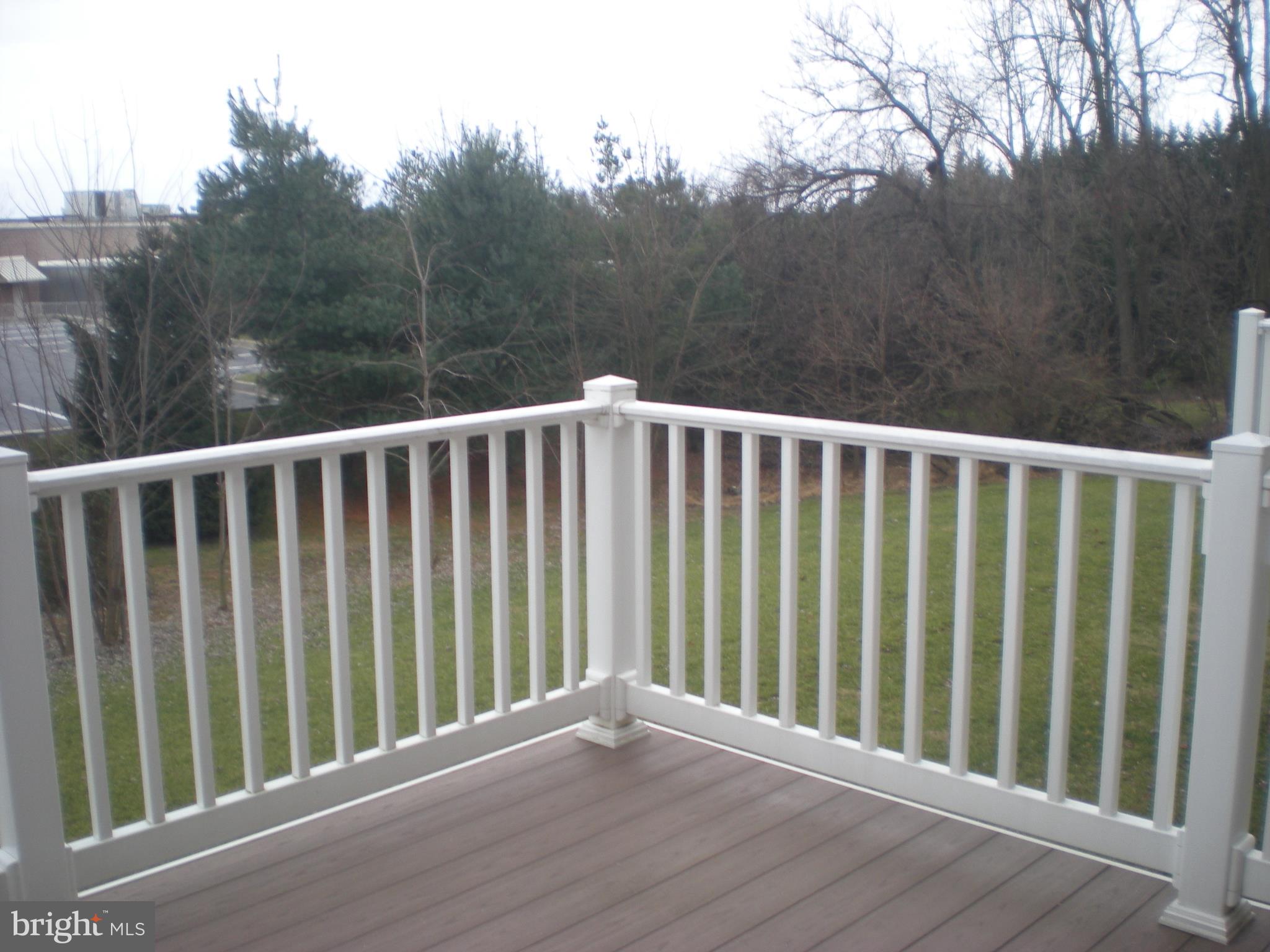 BARNETT AVENUE TOWNHOMES - Residential Lease