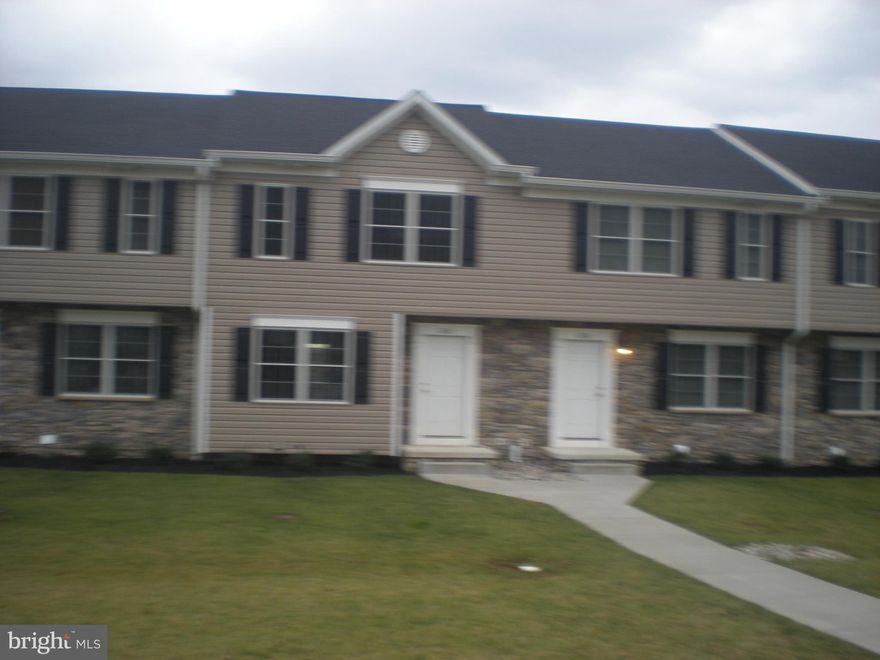 Beautiful townhome for rent in great location.  Very close to Rt 26 & 32    Custom home with ceramic baths, ceiling fans, granite counters and stainless kitchen appliances included.  Trex deck just off the kitchen    Tenant insurace is required and please No Pets. The lot size is for the community.