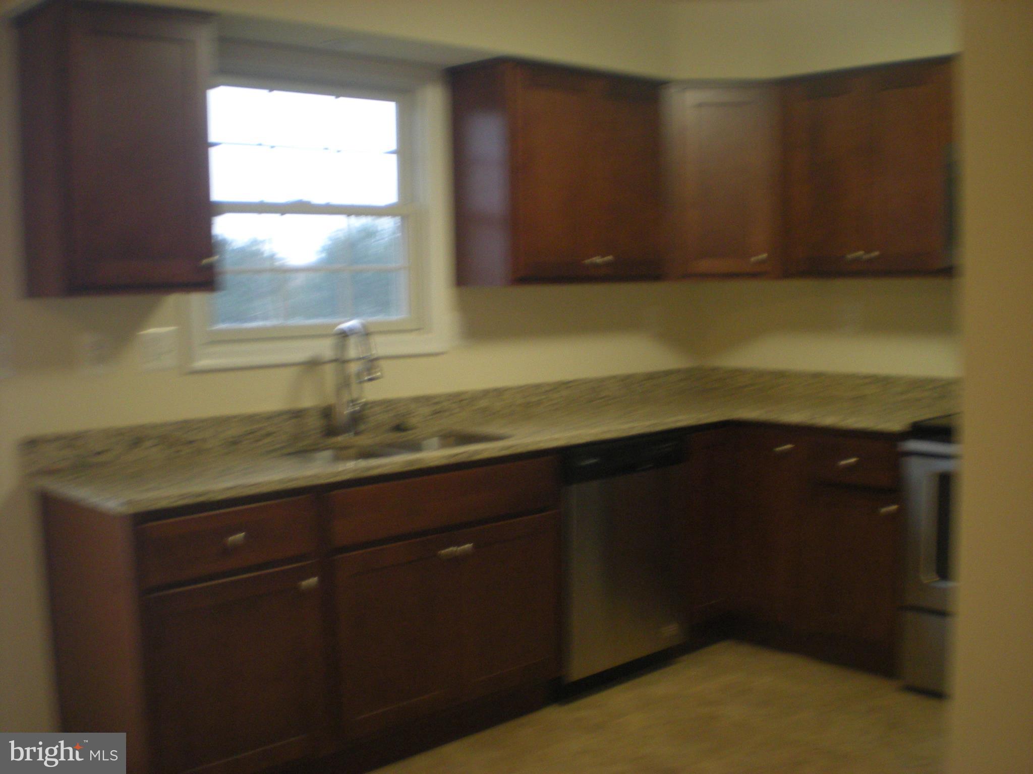 BARNETT AVENUE TOWNHOMES - Residential Lease