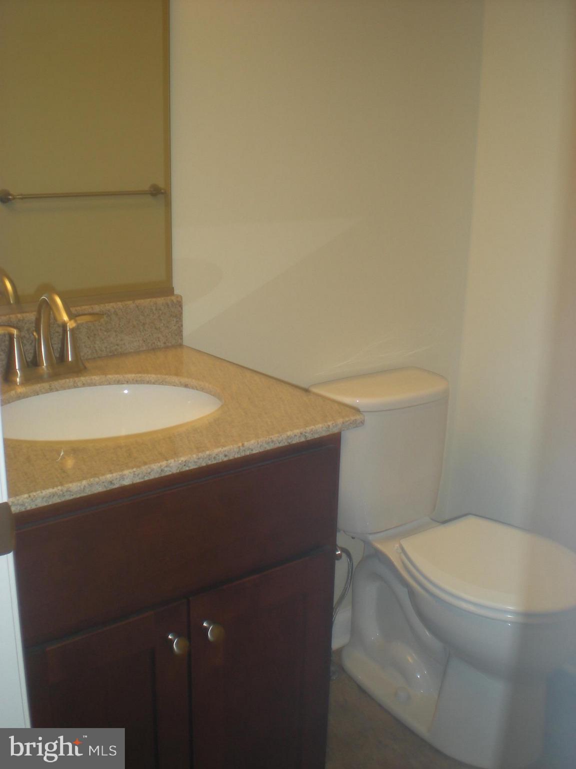 BARNETT AVENUE TOWNHOMES - Residential Lease