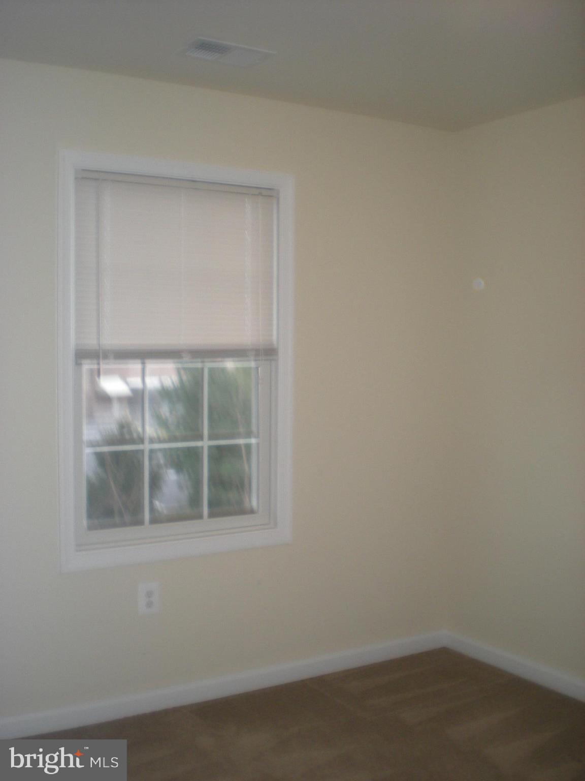 BARNETT AVENUE TOWNHOMES - Residential Lease