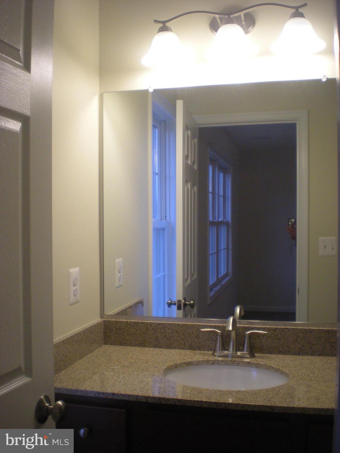 BARNETT AVENUE TOWNHOMES - Residential Lease