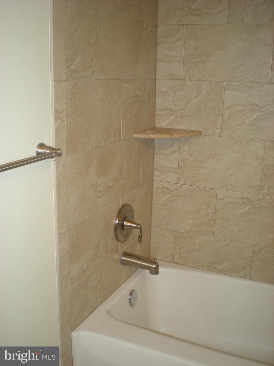 BARNETT AVENUE TOWNHOMES - Residential Lease