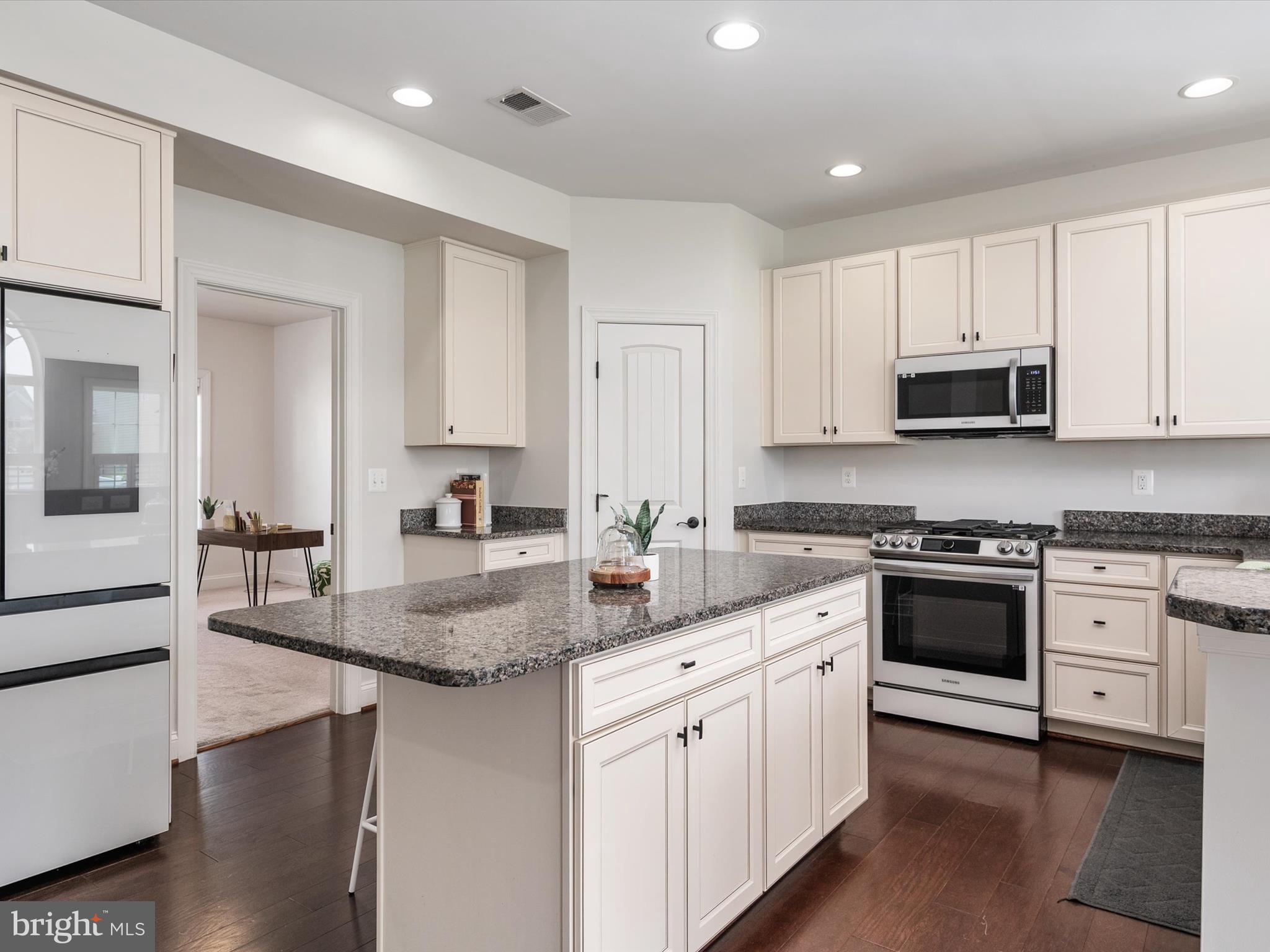 NORTH BROOK - Residential