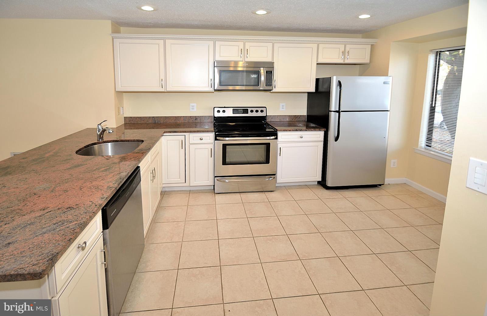 LAKE RIDGE - Residential Lease