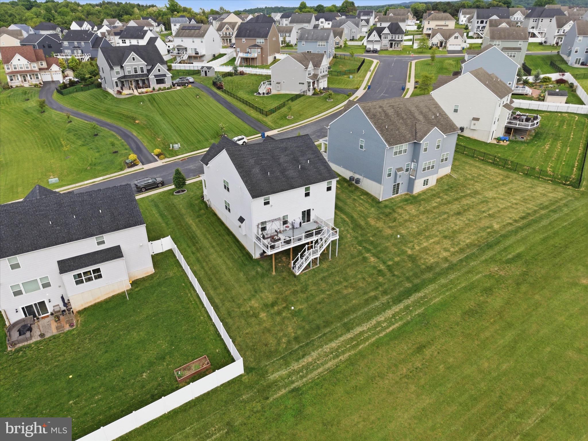 ROLLING MEADOWS AT RENTZEL FARM - Residential