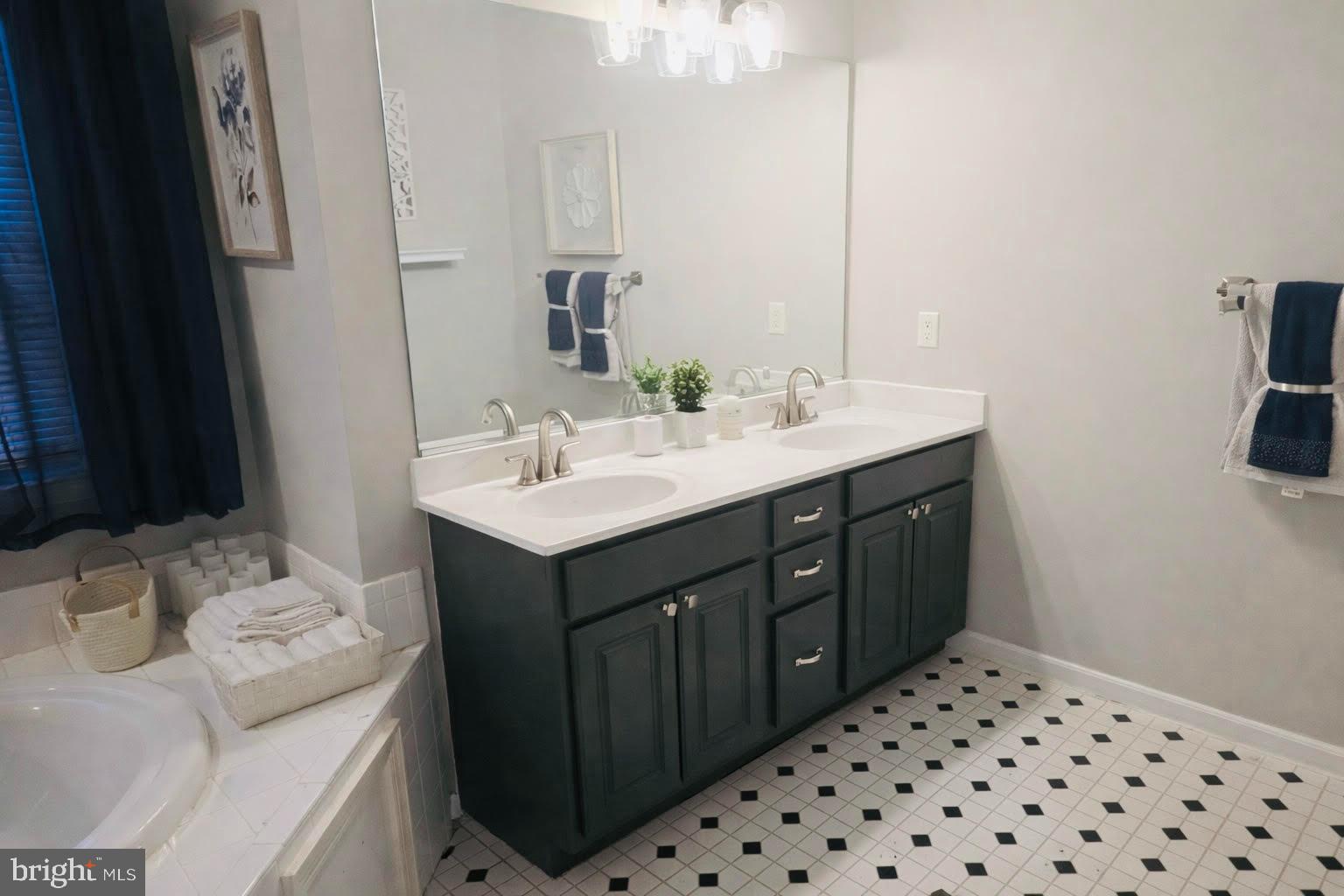 BERRY HILL MANOR - Residential