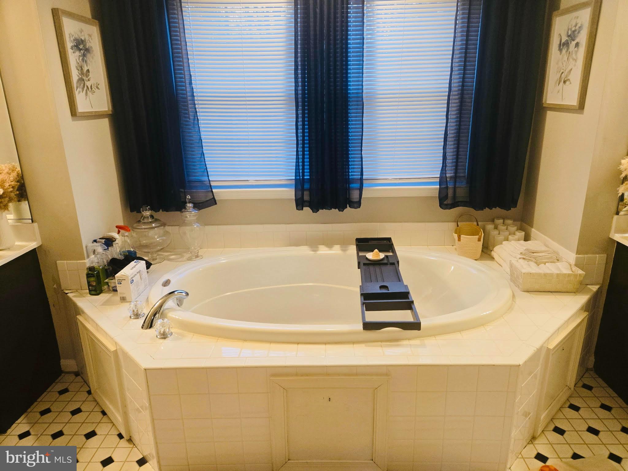 BERRY HILL MANOR - Residential