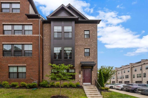 Townhouse For Sale - 7300 Mountaineer Drive<br/> ALEXANDRIA, VA 22306