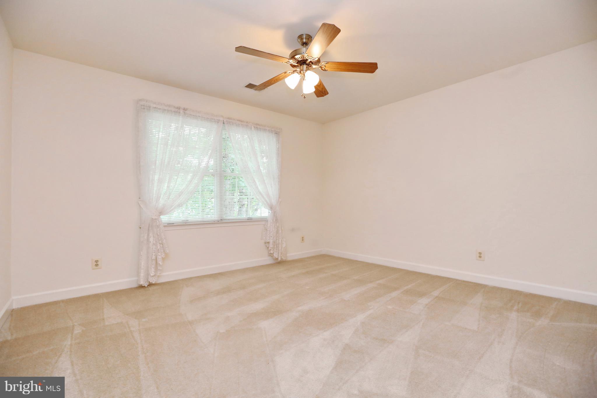 KINGS GRANT LA PLATA - Residential