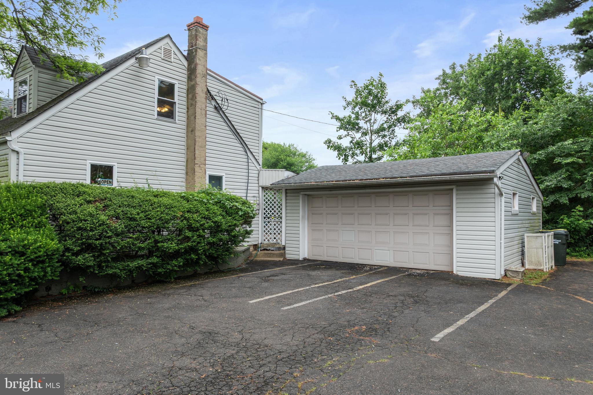 2780 E COUNTY LINE ROAD