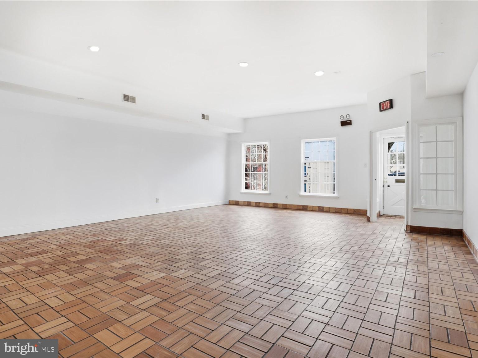 623 S WASHINGTON STREET