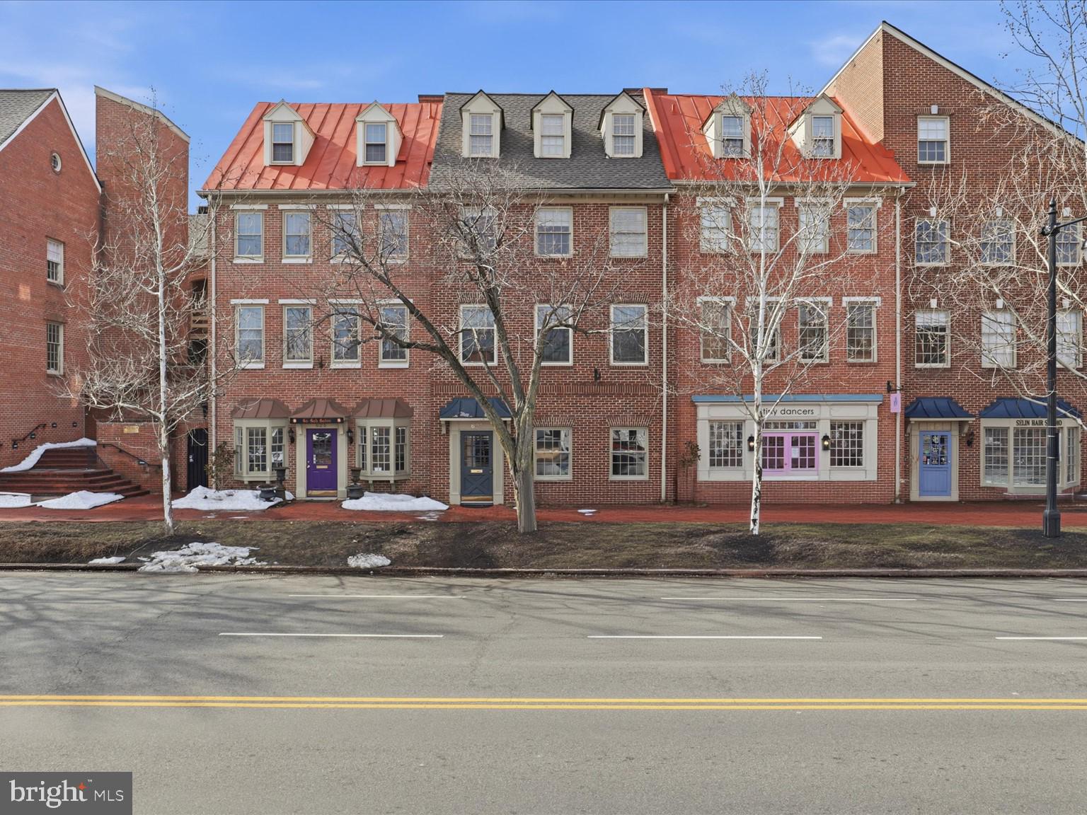 623 S WASHINGTON STREET