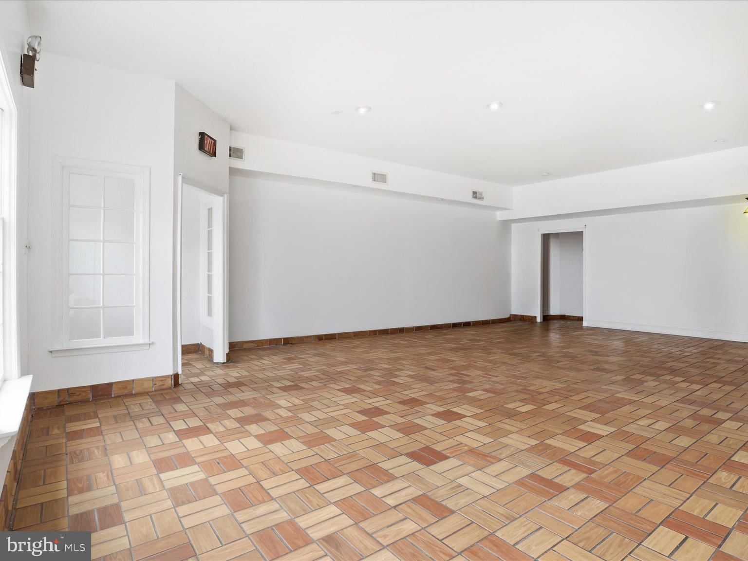 623 S WASHINGTON STREET