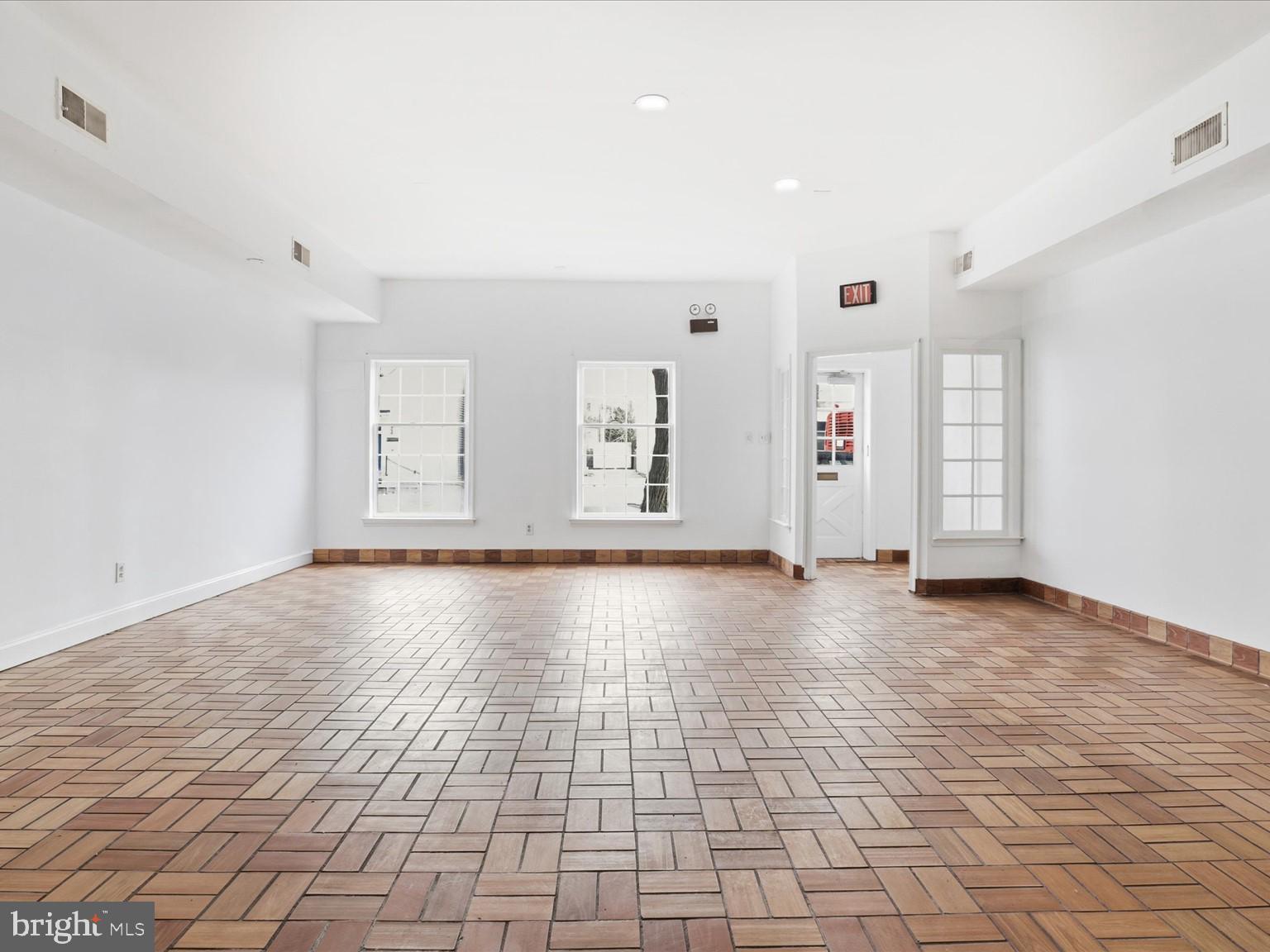 623 S WASHINGTON STREET