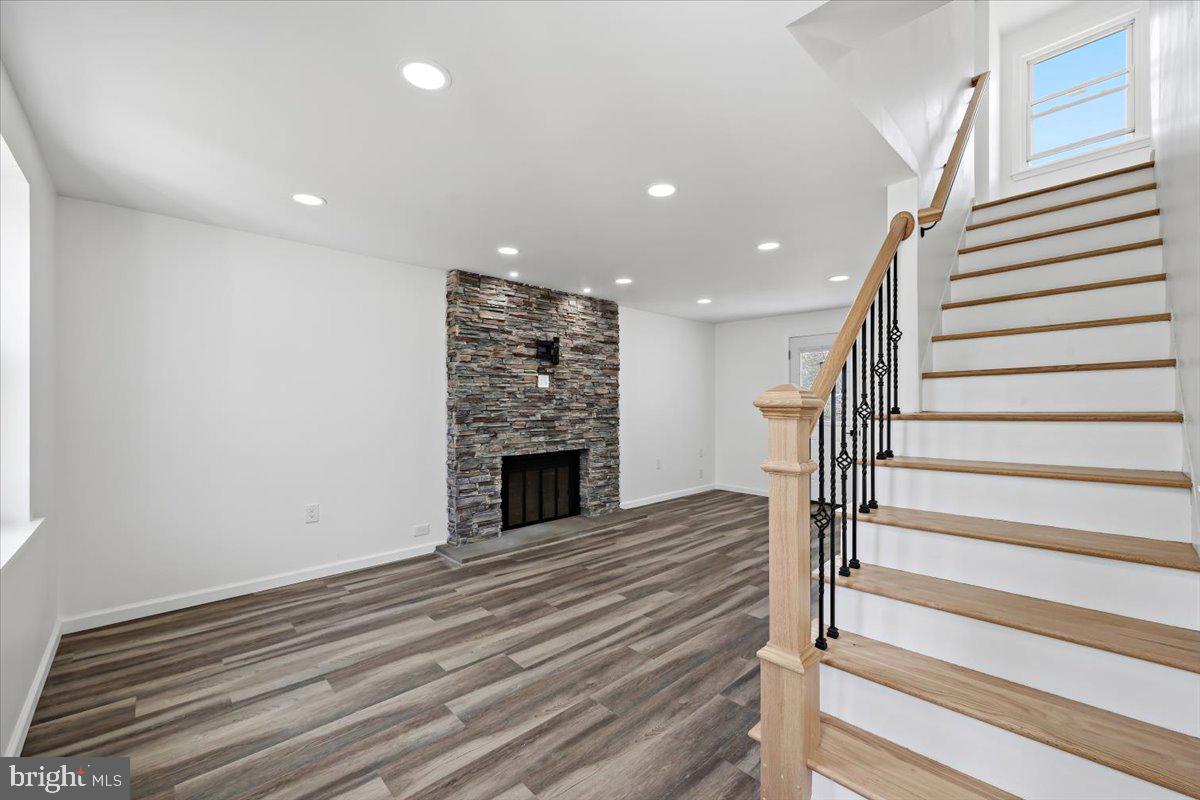 MIDWAY MANOR - Residential