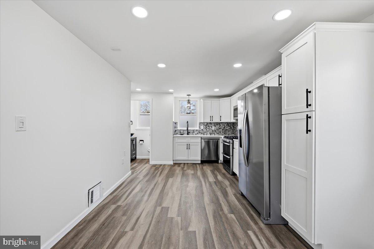 MIDWAY MANOR - Residential