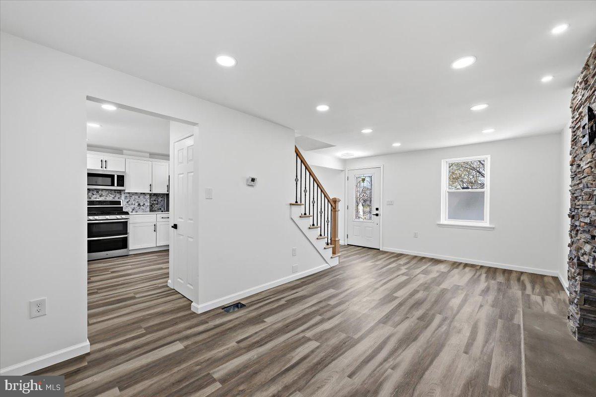 MIDWAY MANOR - Residential