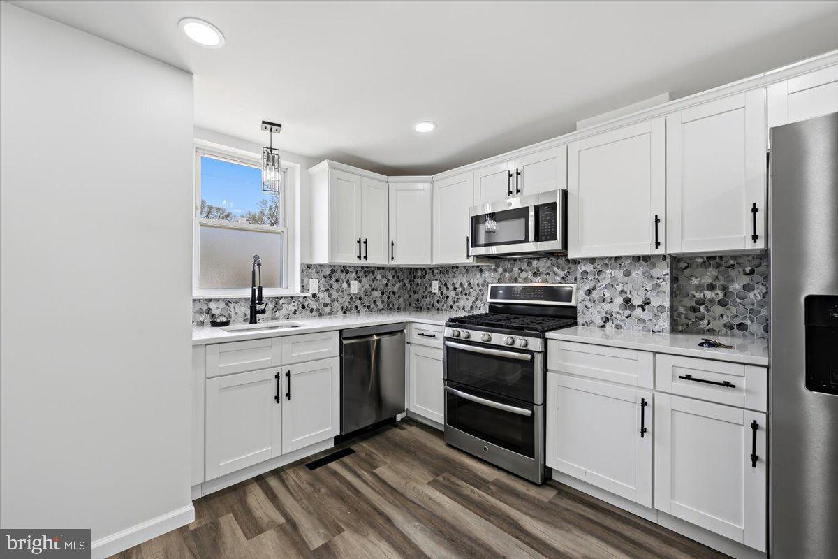 MIDWAY MANOR - Residential