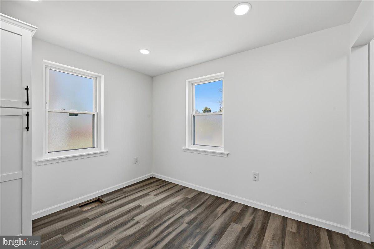 MIDWAY MANOR - Residential