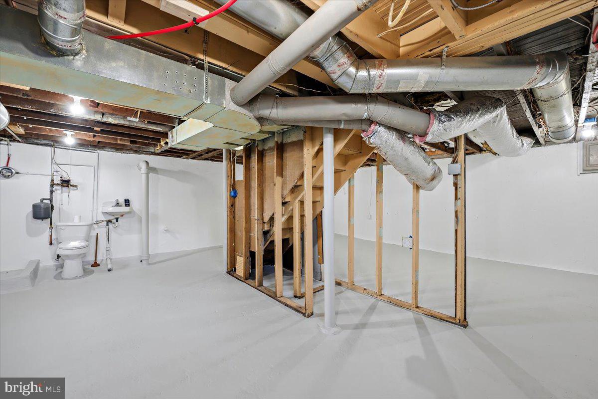 MIDWAY MANOR - Residential