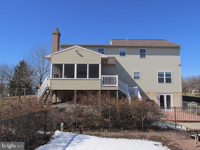 CRESTVIEW - Residential