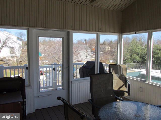 CRESTVIEW - Residential