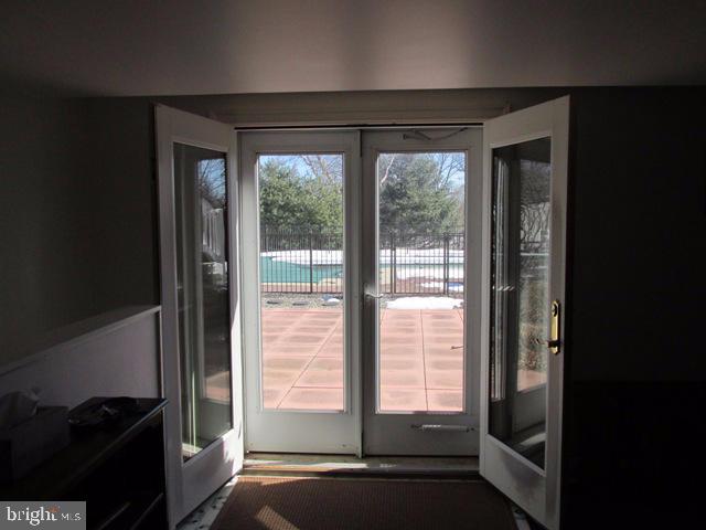 CRESTVIEW - Residential