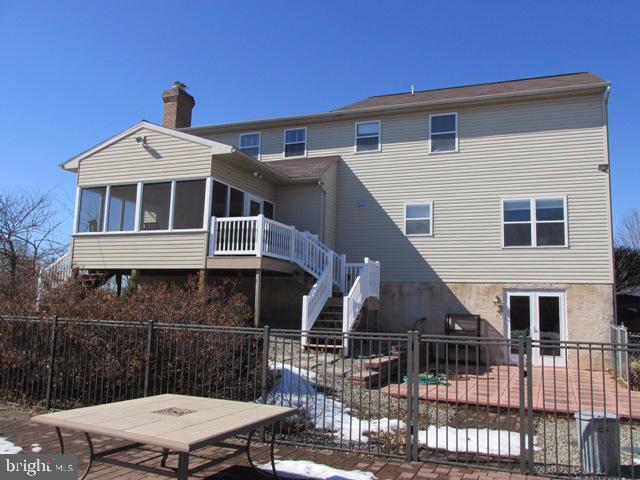 CRESTVIEW - Residential