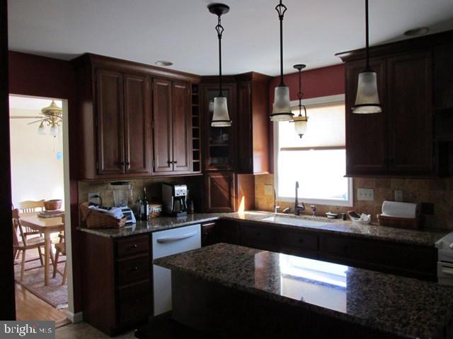 CRESTVIEW - Residential