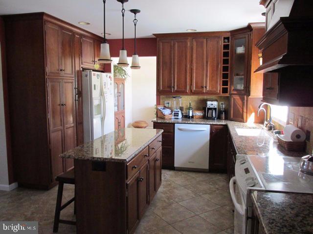 CRESTVIEW - Residential