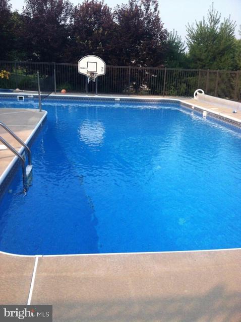 CRESTVIEW - Residential