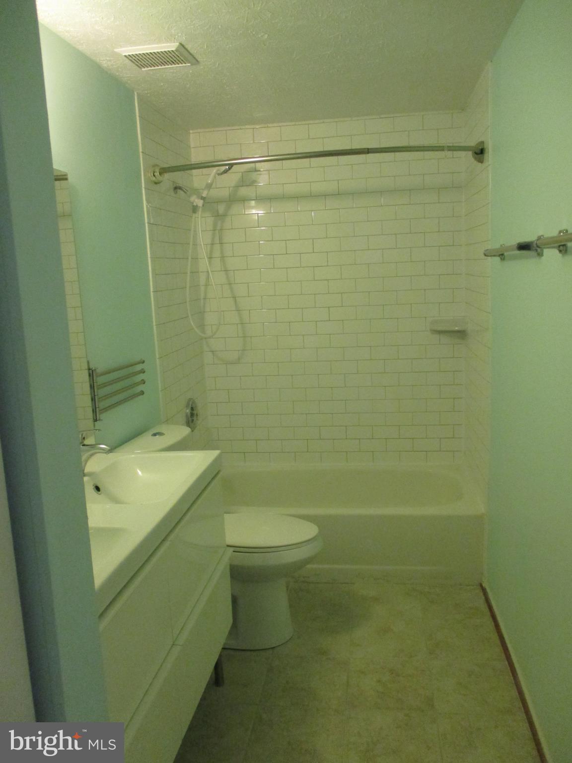 RIDGEVIEW ESTATES ADDITION - Residential Lease