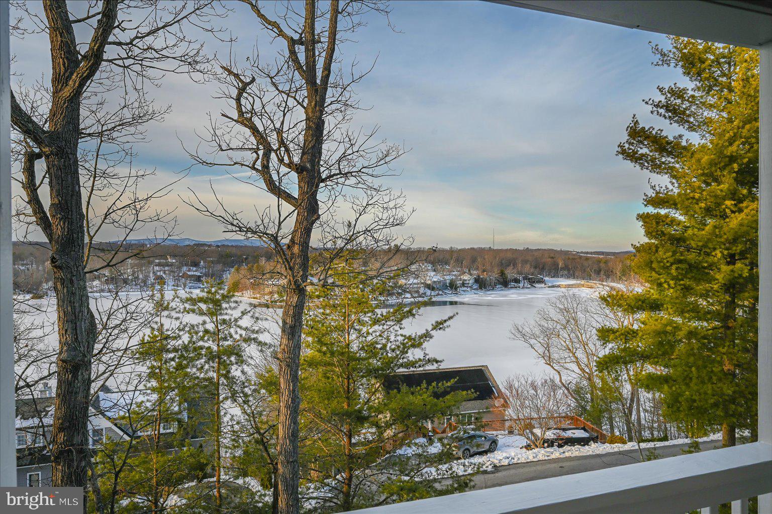 LAKE HOLIDAY ESTATES - Residential