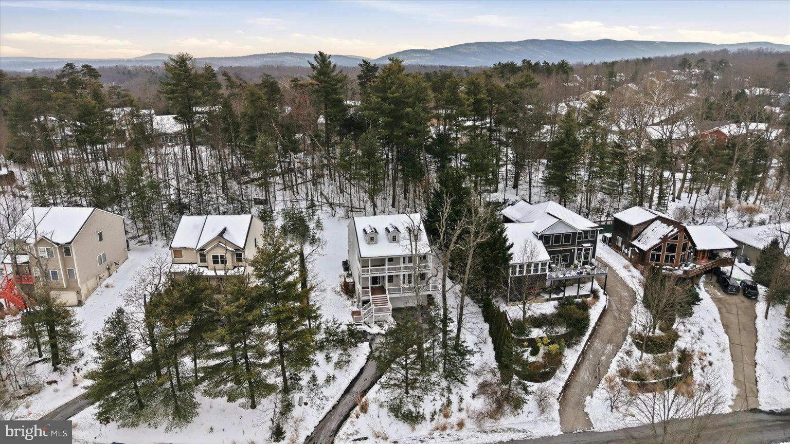 LAKE HOLIDAY ESTATES - Residential