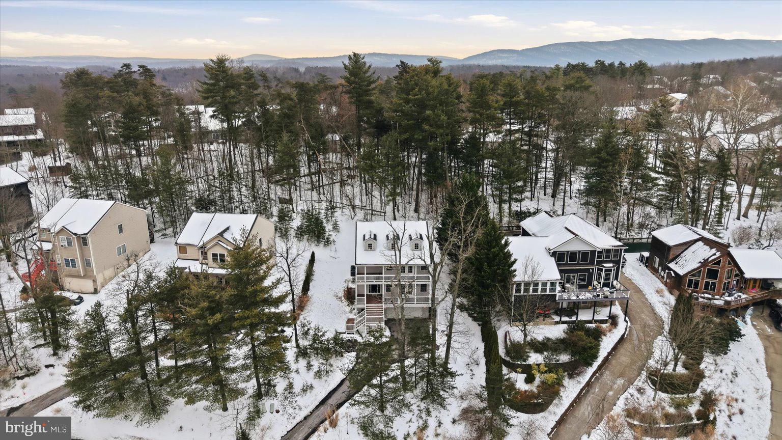 LAKE HOLIDAY ESTATES - Residential