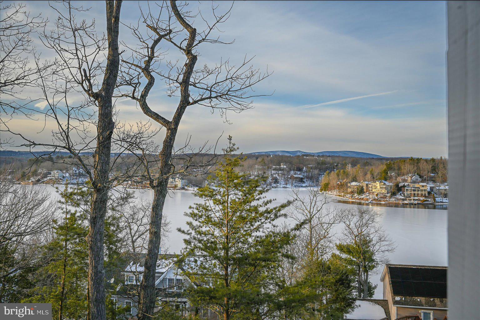 LAKE HOLIDAY ESTATES - Residential