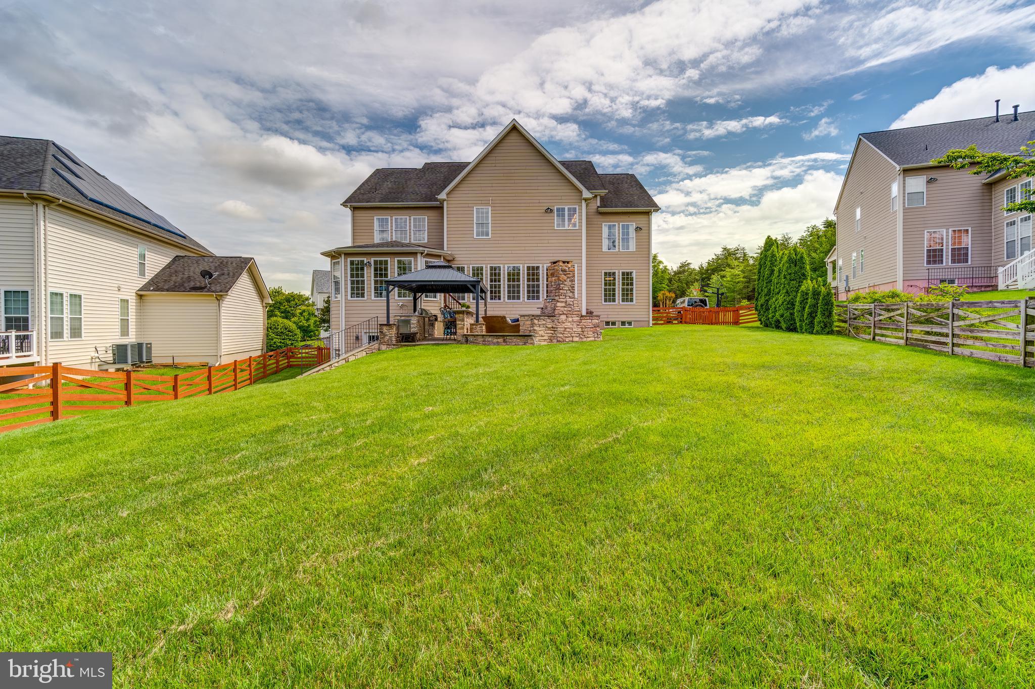 BROADLANDS - Residential