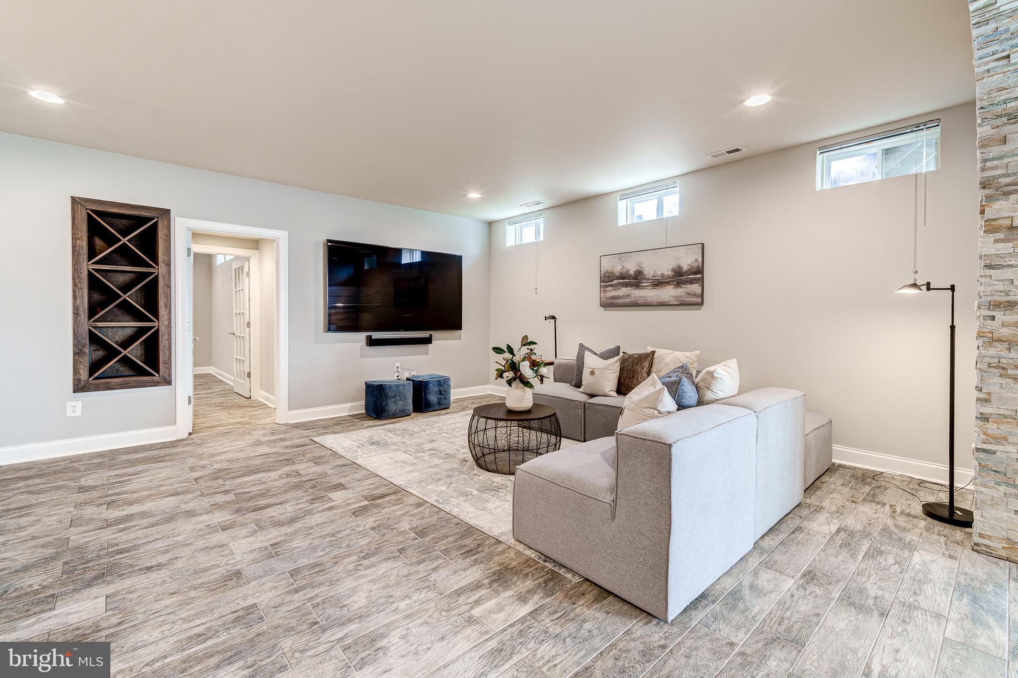 BROADLANDS - Residential