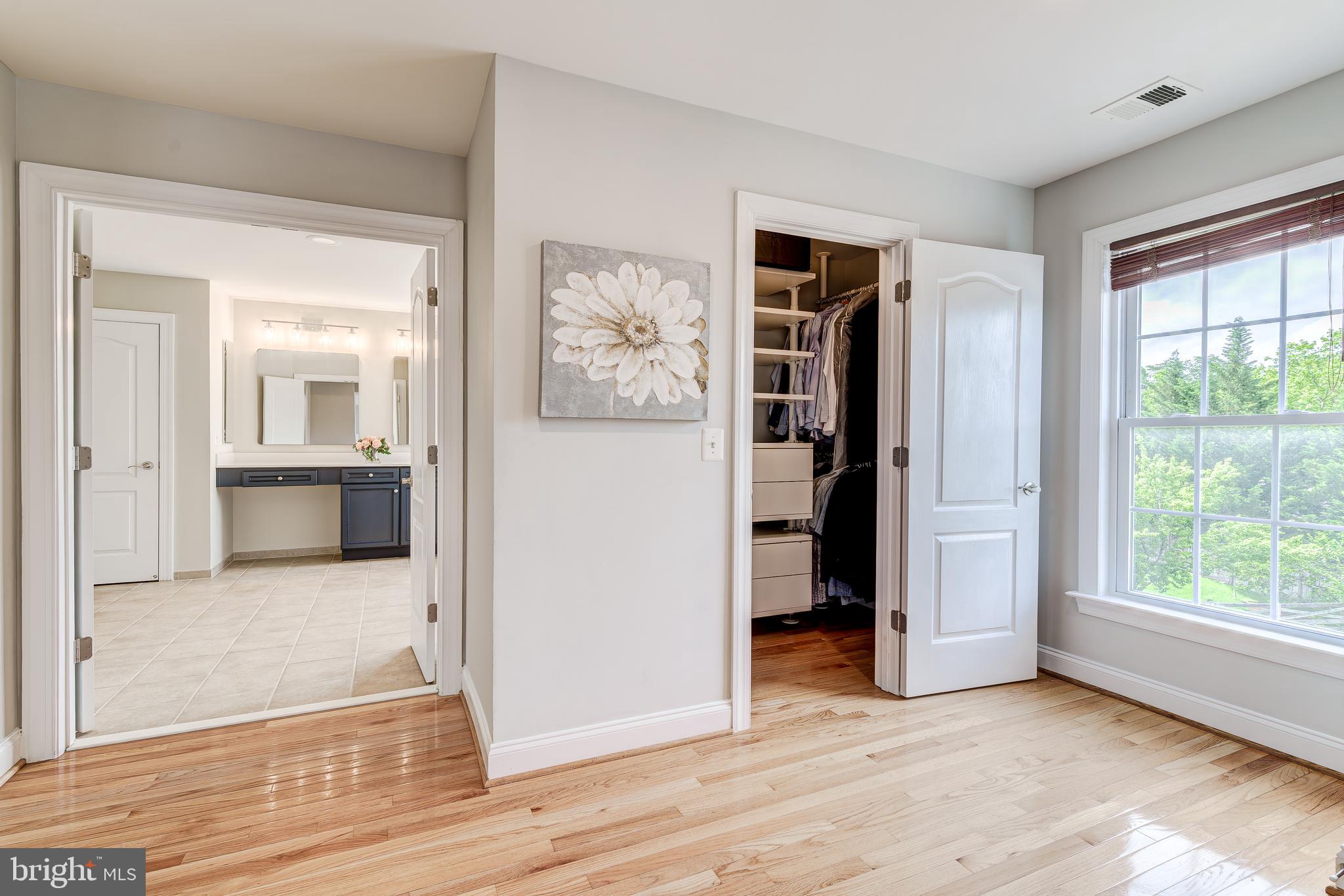 BROADLANDS - Residential