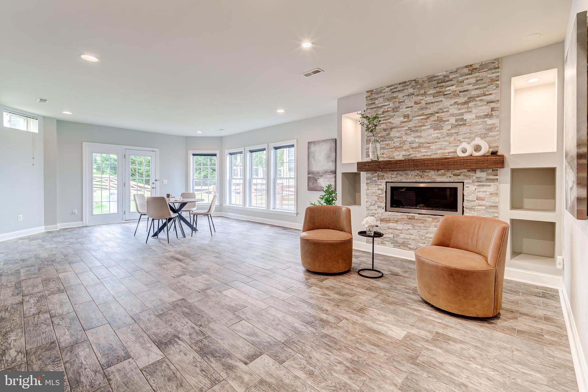 BROADLANDS - Residential