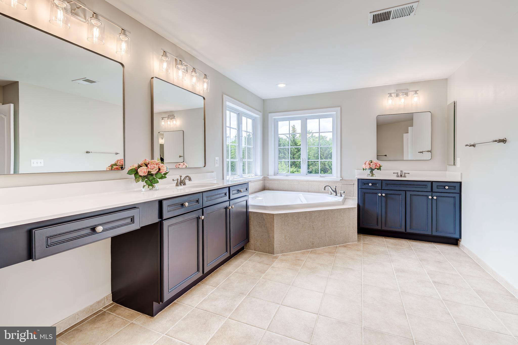 BROADLANDS - Residential