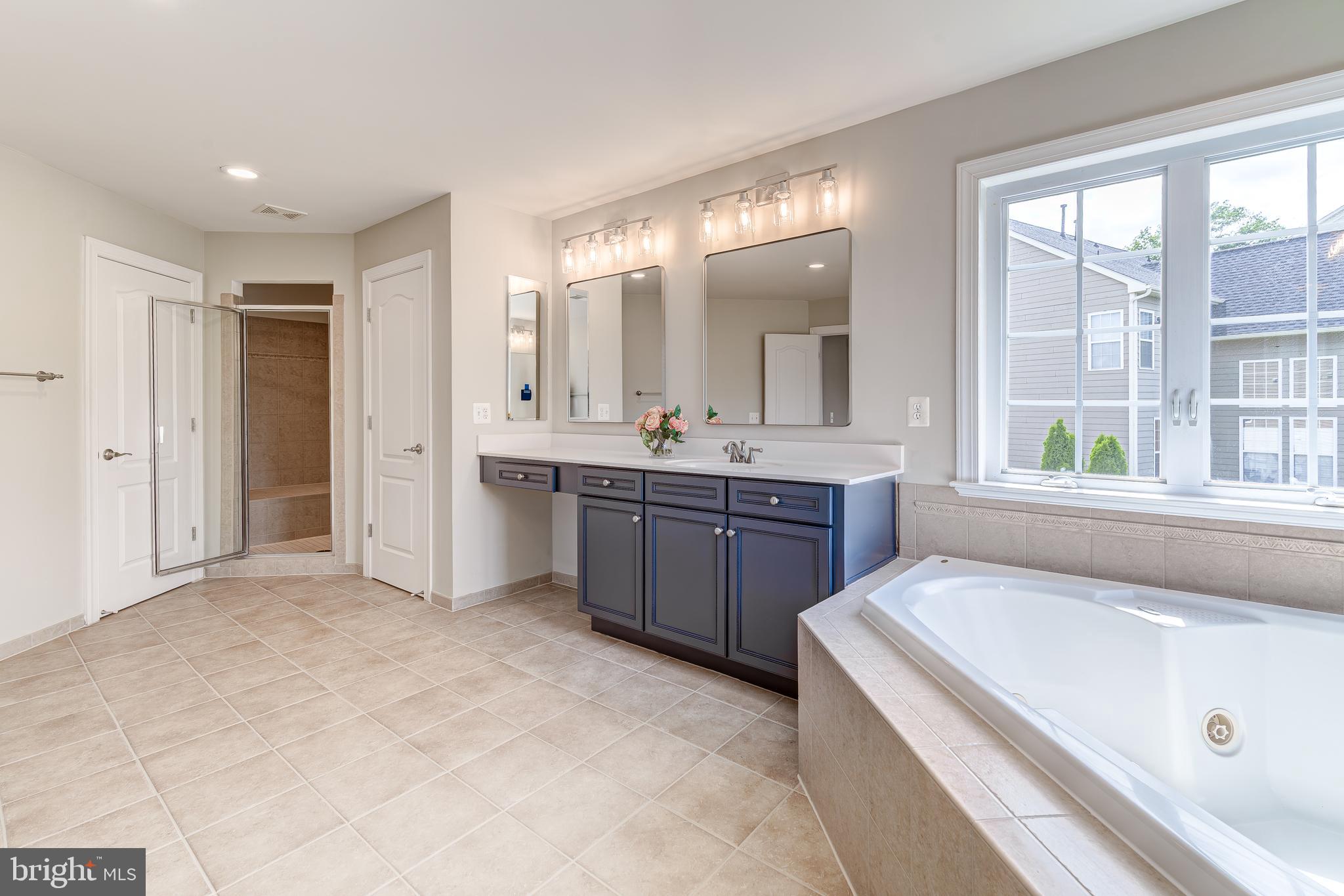 BROADLANDS - Residential